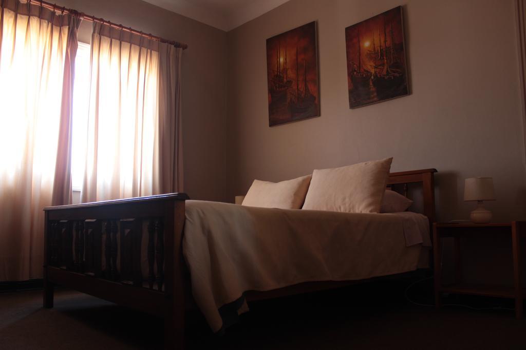 Alhambra Hotel San Antonio  Kamer foto