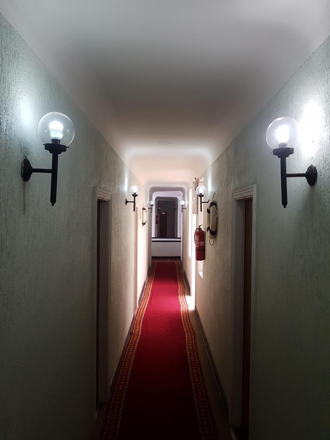Alhambra Hotel San Antonio  Buitenkant foto
